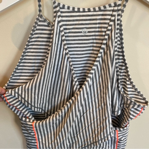 Lululemon Vita Loca Tank Top size 8 Striped - Picture 4 of 4
